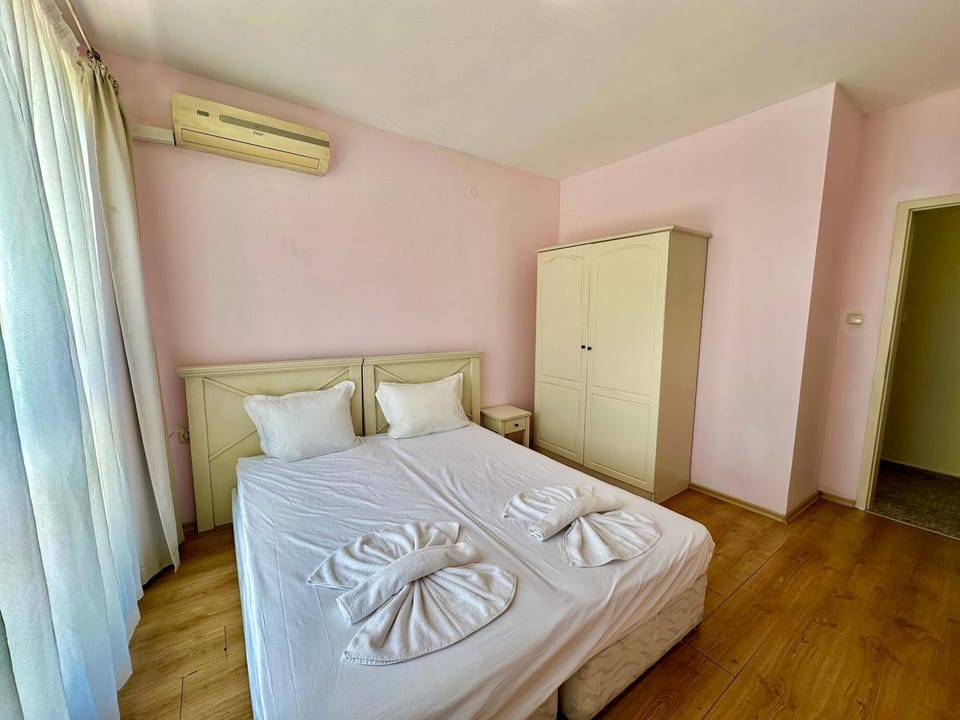 Large 2-Bedroom Apartment with Living Room by Menada Apartment in Sunny Beach