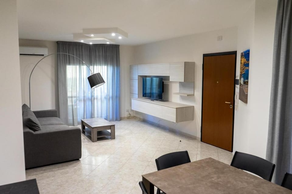 Communal lounge/ TV room, TV and multimedia, Living room, Photo of the whole room, Seating area, Evening entertainment