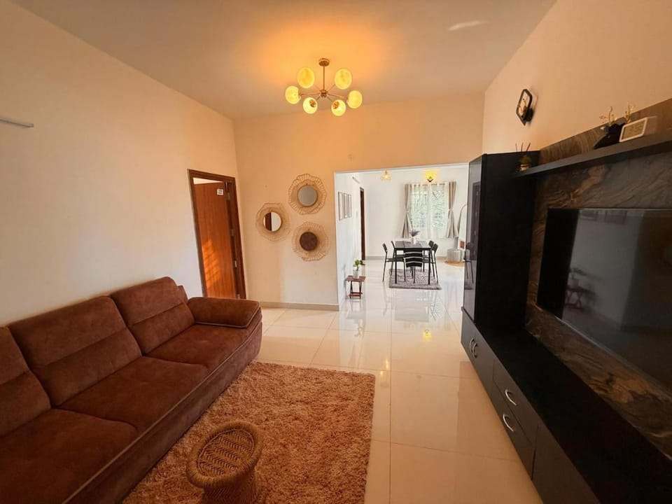 Ocean Escape - Modern & Cozy Flat Near Beach Apartment in Visakhapatnam