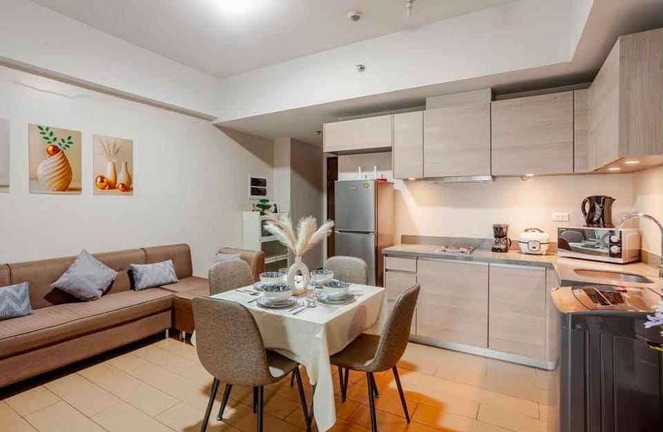 Coffee/tea facilities, Kitchen or kitchenette, Living room, Seating area, Dining area, minibar, pet friendly, stove