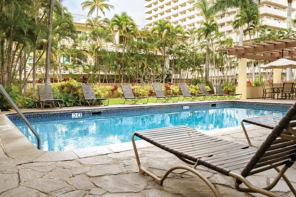 Wyndham Royal Garden Waikiki Studio Apartments House in McCully-Moiliili