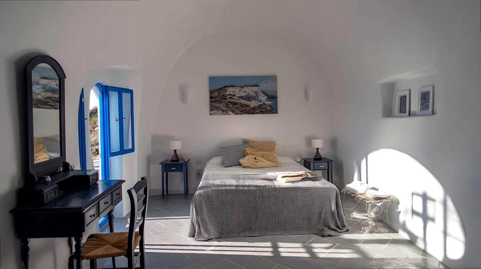 UT & Fabella house Villa in Mesaria