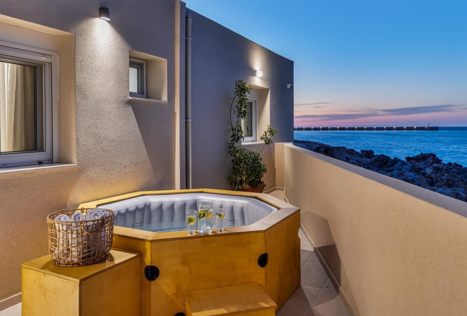 Natural landscape, Hot Tub