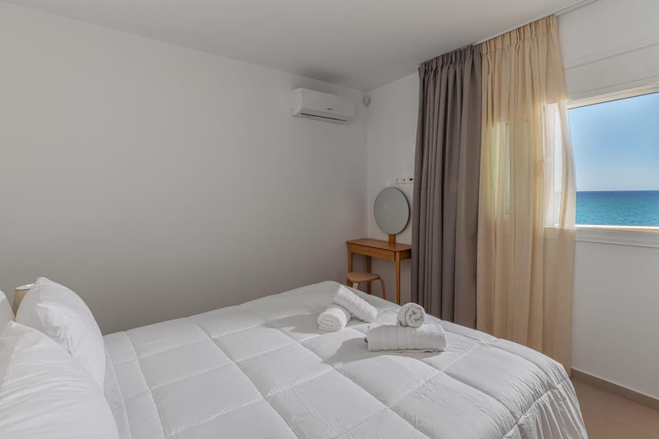Bedroom, Sea view