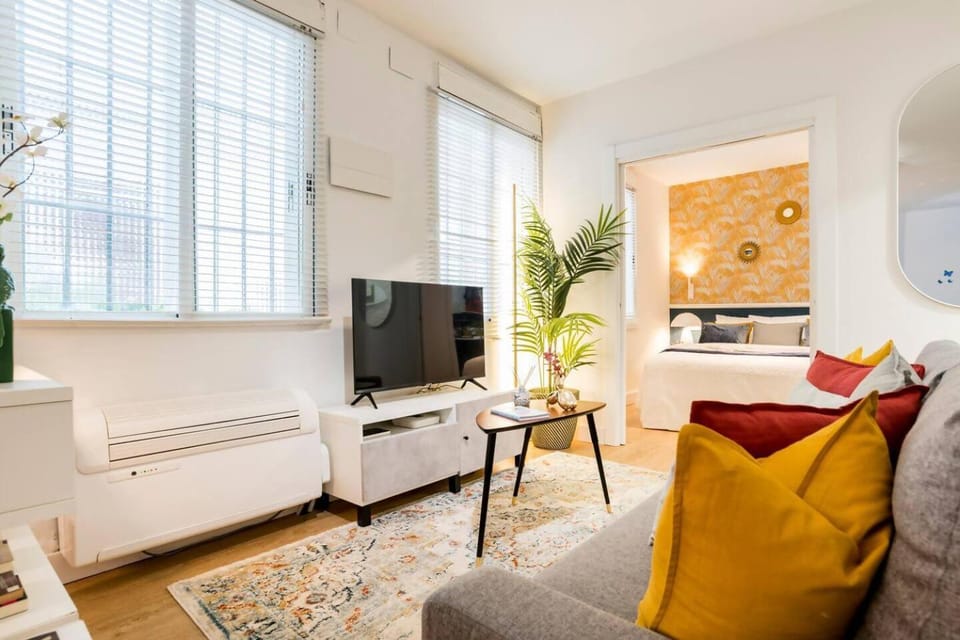 Centro-Malasaña-junto a Gran Vía, Nuevo Apt Diseño Apartment in Centro