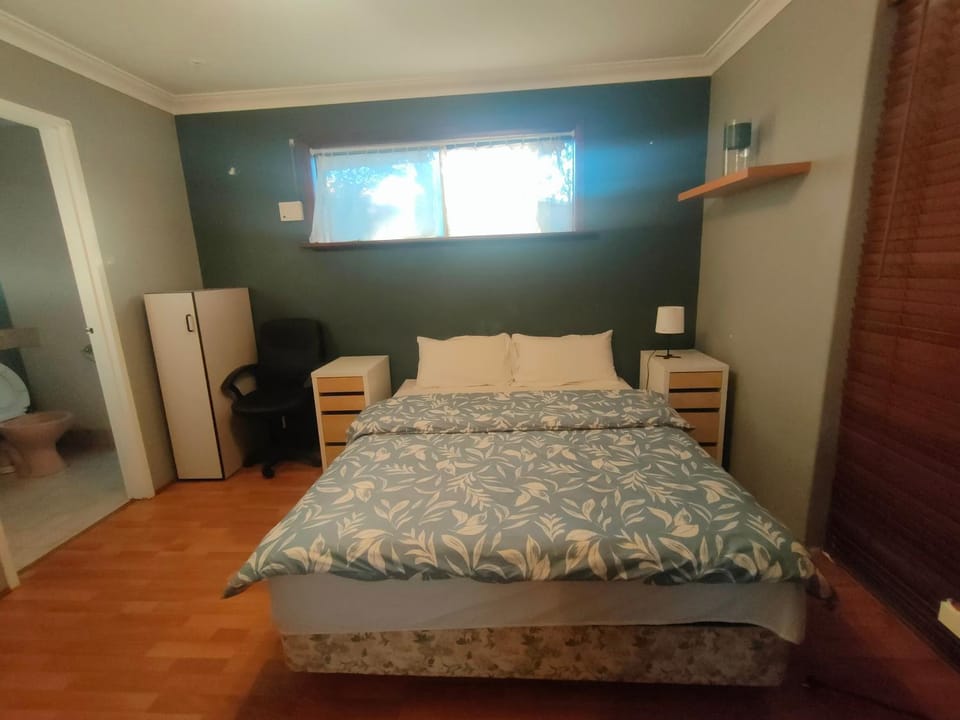 ecu大学旁六个卧室中的一间卧室 Vacation rental in Joondalup