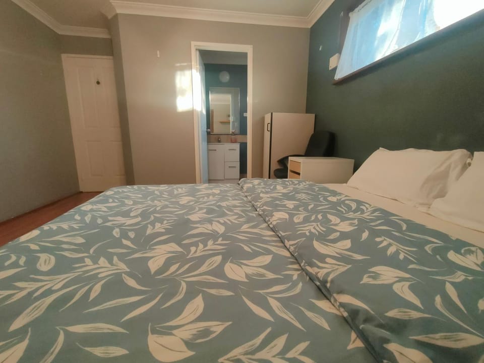 ecu大学旁六个卧室中的一间卧室 Vacation rental in Joondalup
