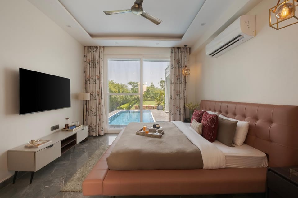 Bed, Bedroom