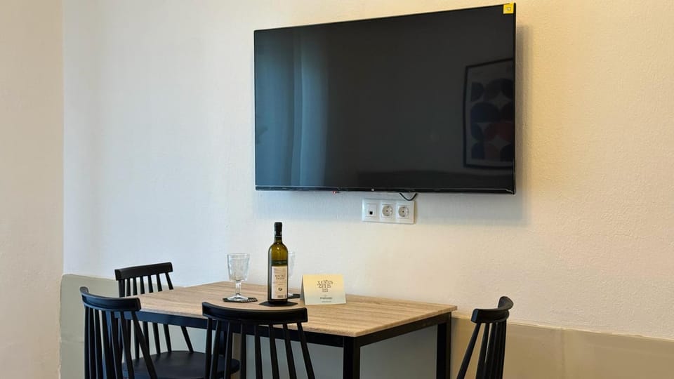 TV and multimedia, Dining area