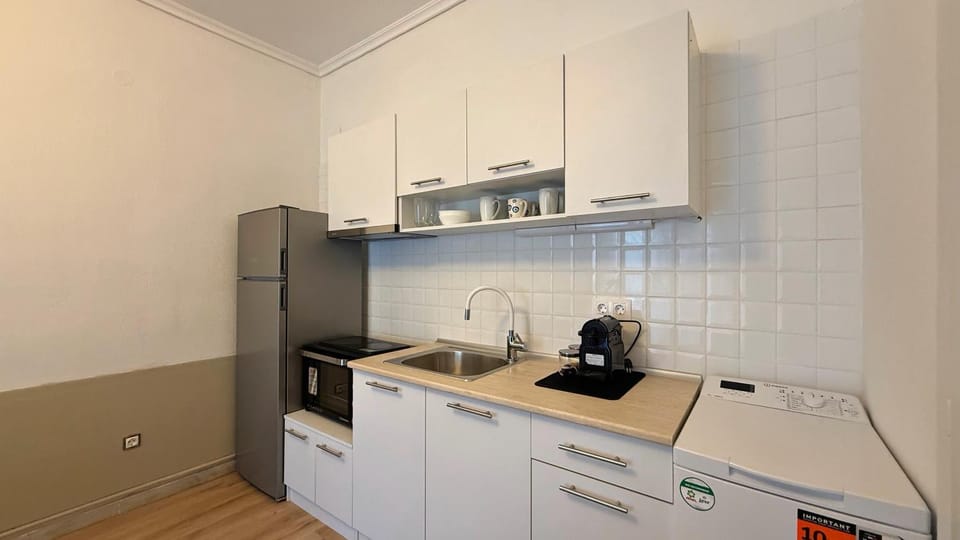 Coffee/tea facilities, Kitchen or kitchenette, oven, pet friendly, stove, toaster