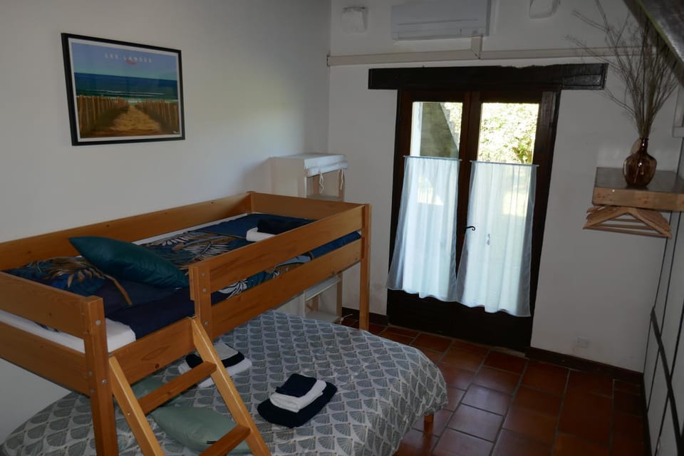 Bed, Bedroom, bunk bed, air conditioner