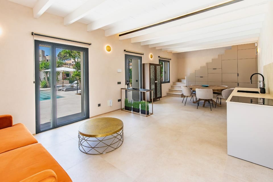 Kitchen or kitchenette, Living room, Dining area