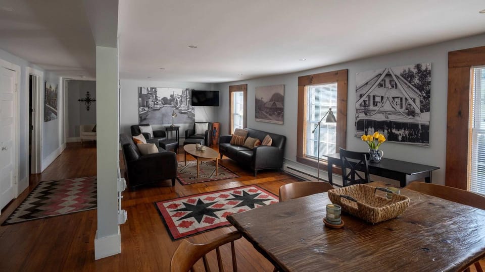 2BR Pet-Friendly Walk to Cafes Trails & Wineries Apartment in Tillson