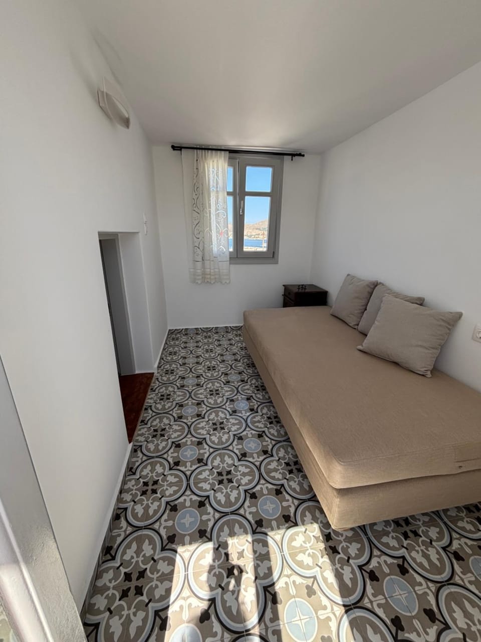 Flora's House Apartment in Naousa