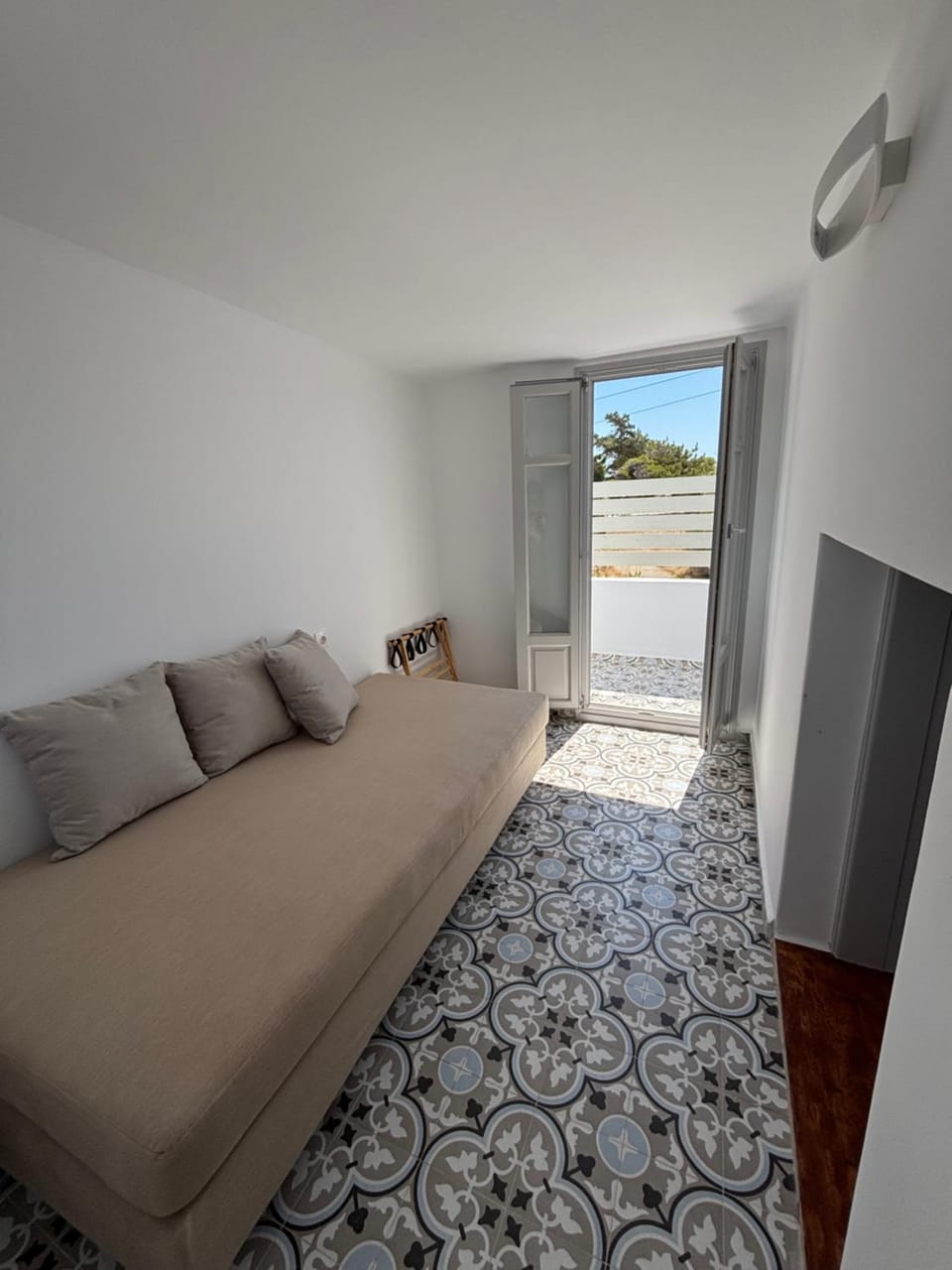 Flora's House Apartment in Naousa
