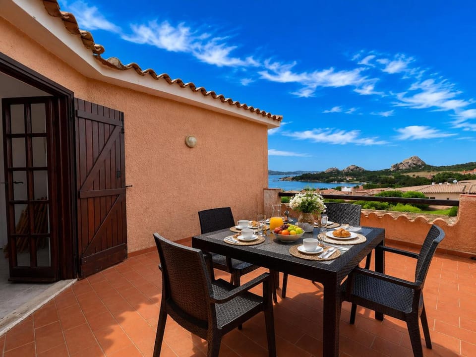 Property building, Balcony/Terrace, Sea view