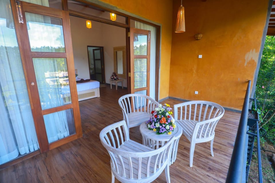 View (from property/room), Balcony/Terrace, Seating area