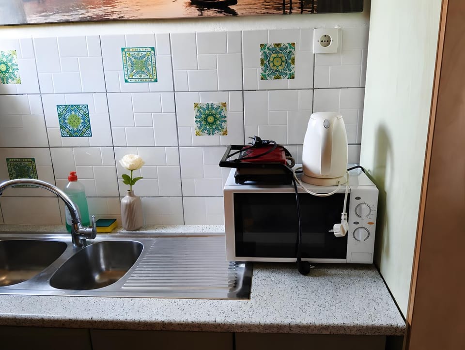 Kitchen or kitchenette, Living room