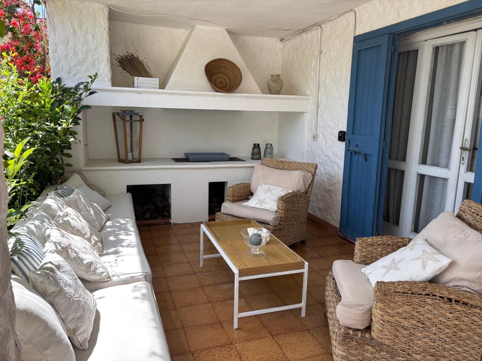Villa bifamiliare con giardino House in Pittulongu