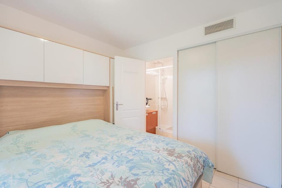 Comfortable Family Apartment Near Beach & Golf Apartment in Mandelieu-La Napoule