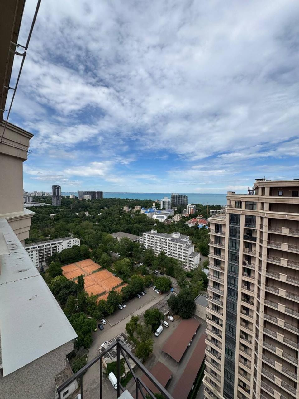 EM Apartment Элегия Парк 25 этаж Apartment in Odessa