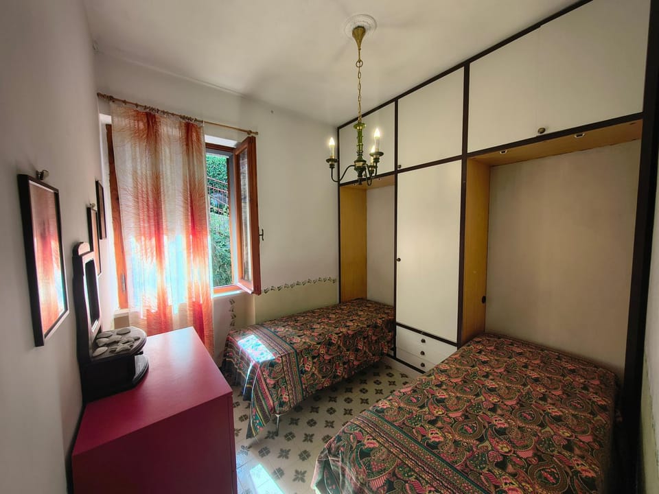 Bedroom, wardrobe