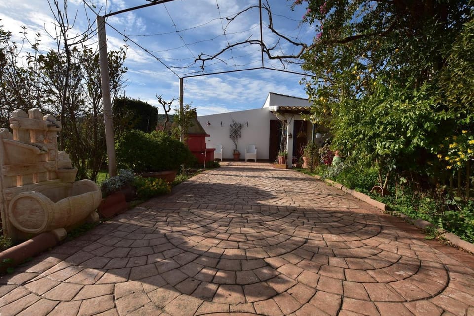 Property building, Day, Garden, Garden view