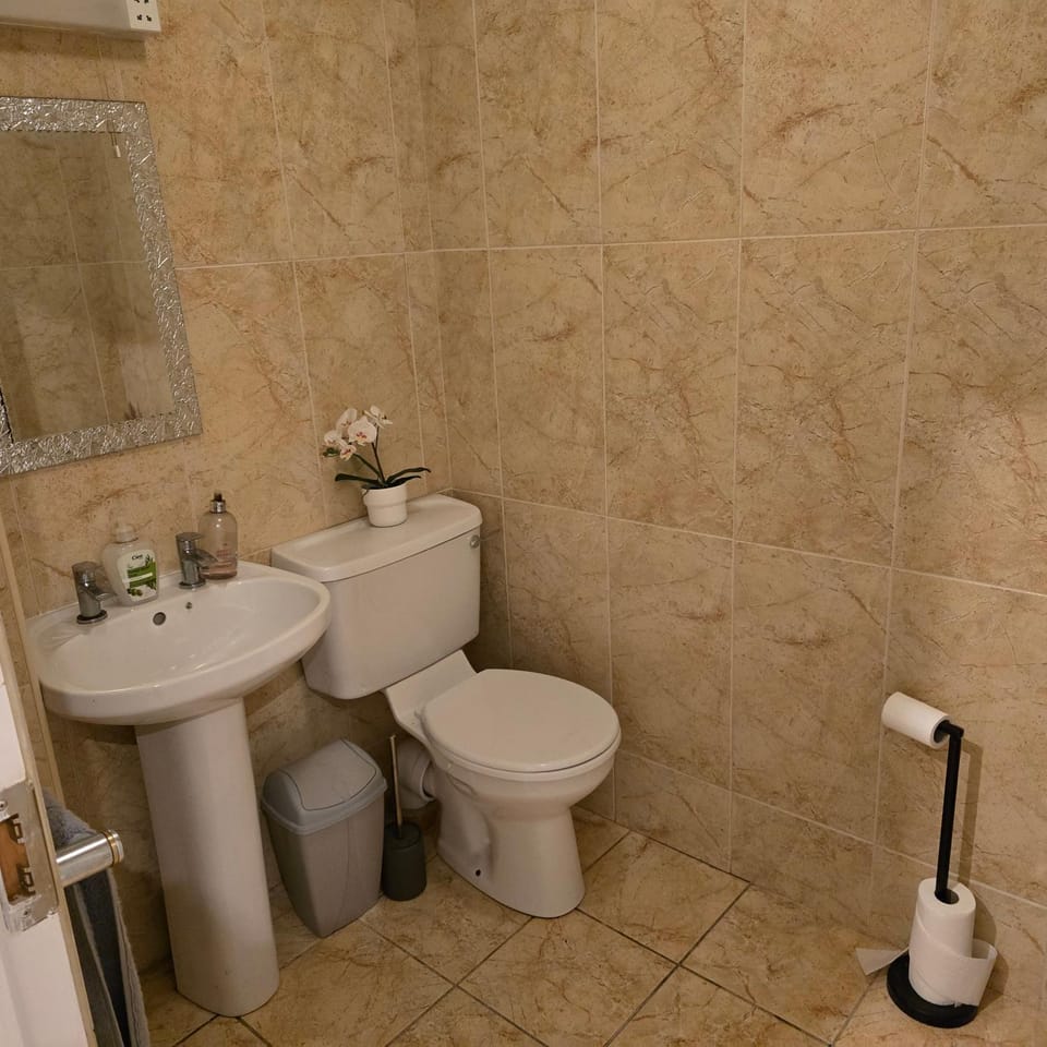 18 Clifden Court Apartment in Clifden