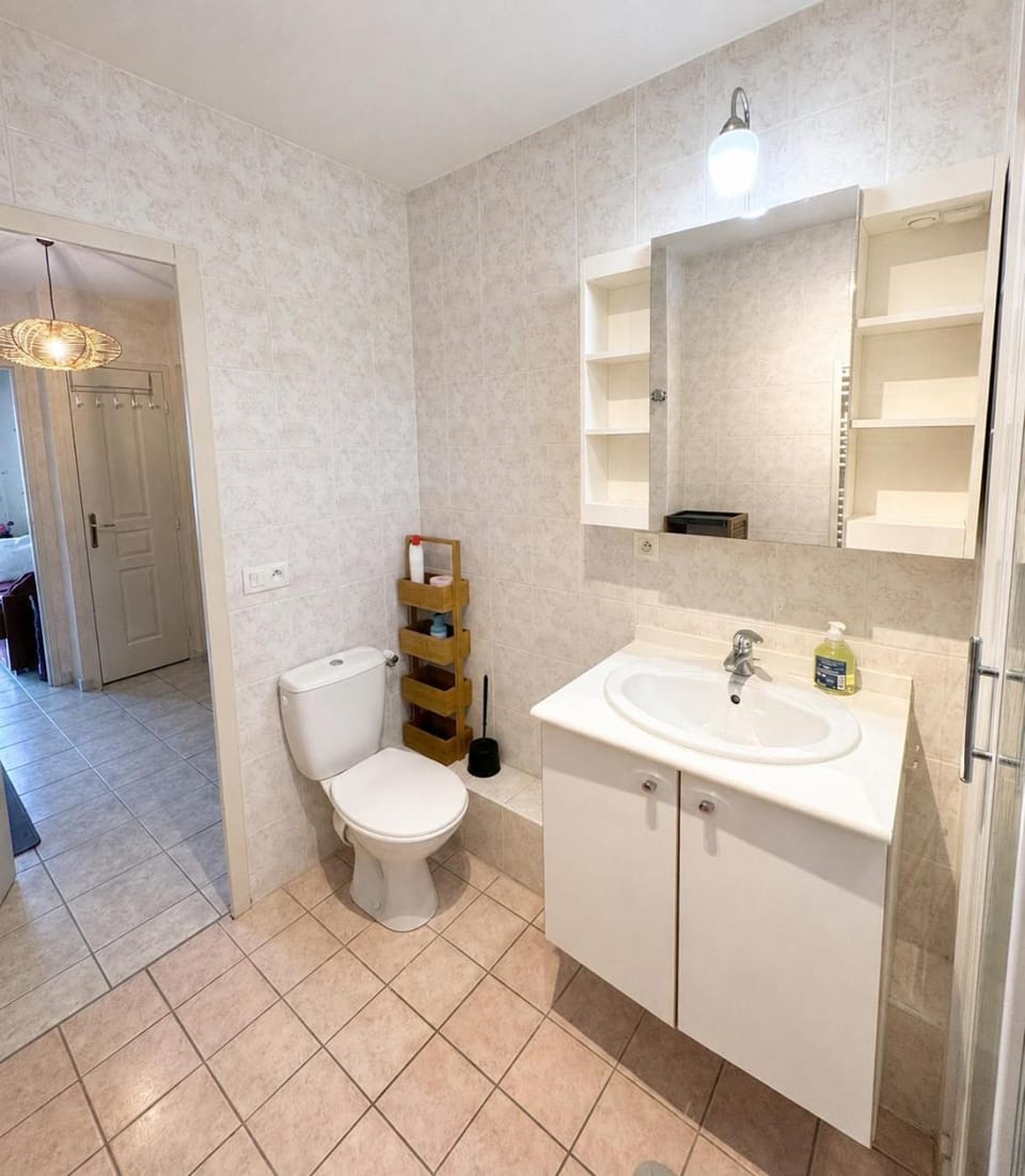 Shower, Bathroom