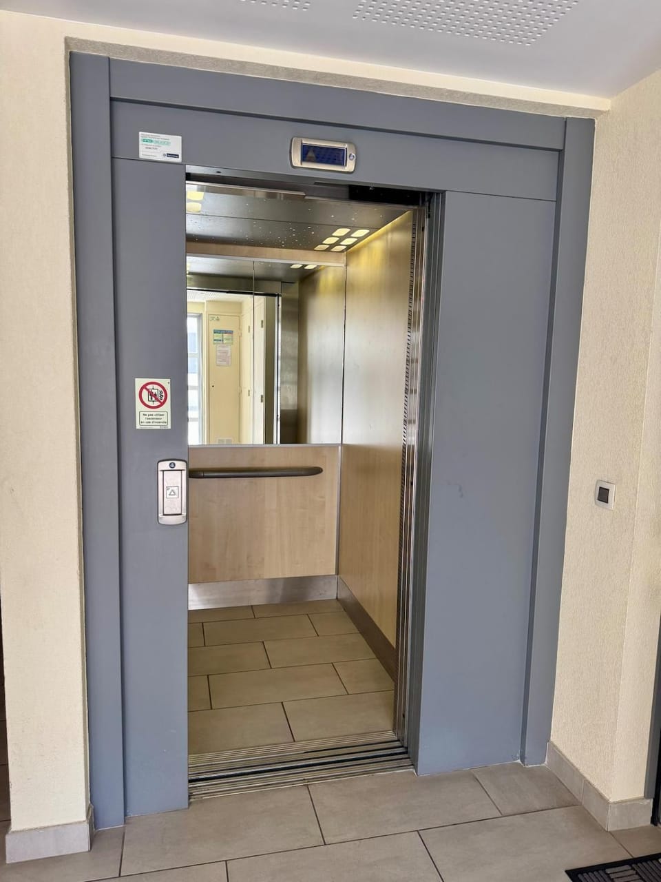 elevator, acessibility