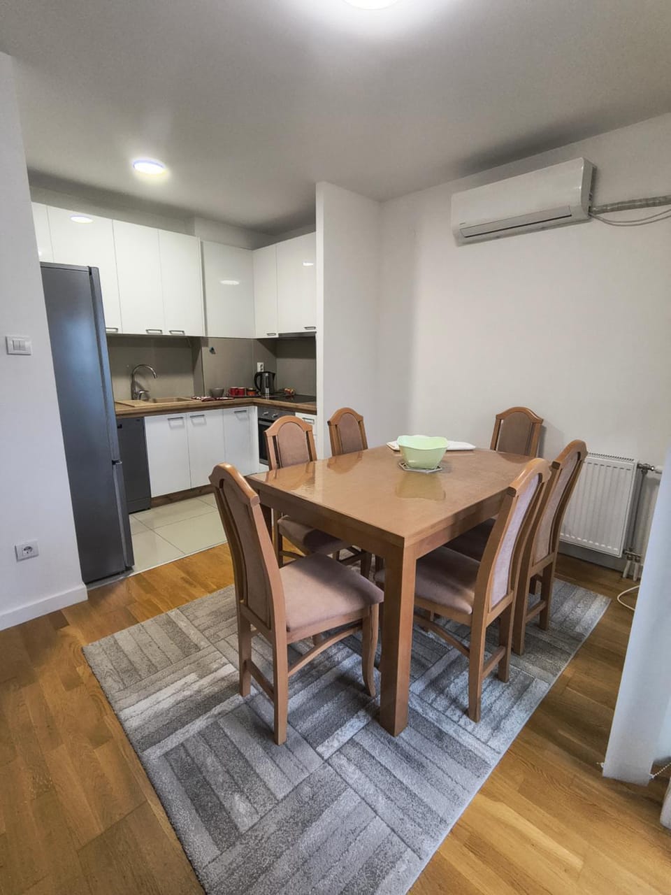 Dining area, kitchen