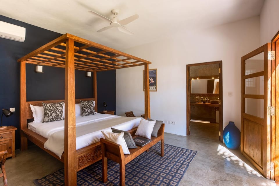 Bed, Bathroom, Bedroom, air conditioner