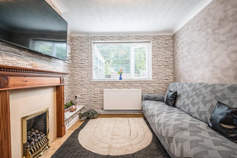 91 Seaward Avenue, Leiston House in Leiston