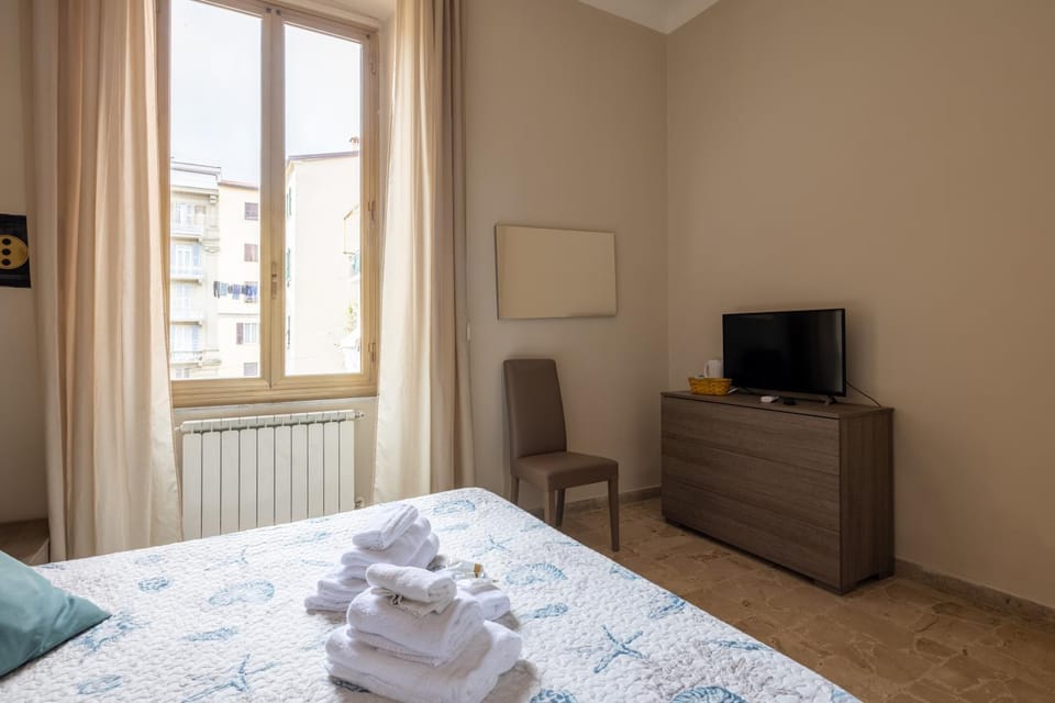 Blu sea room piazza garibaldi Bed and Breakfast in La Spezia