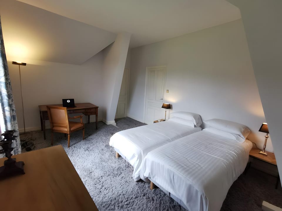 Property building, Living room, Bedroom