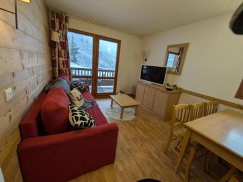 6 personnes - Sur les pistes - 2 salles de bains - Terrasse Apartment in Auvergne-Rhône-Alpes