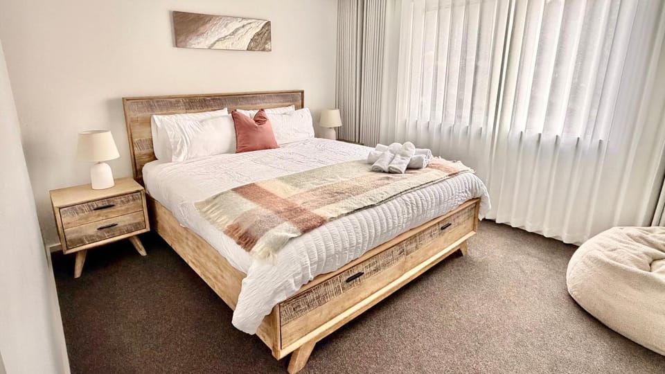 Luxury Lenah Valley Retreat, Minutes to MONA & CBD Villa in Glenorchy
