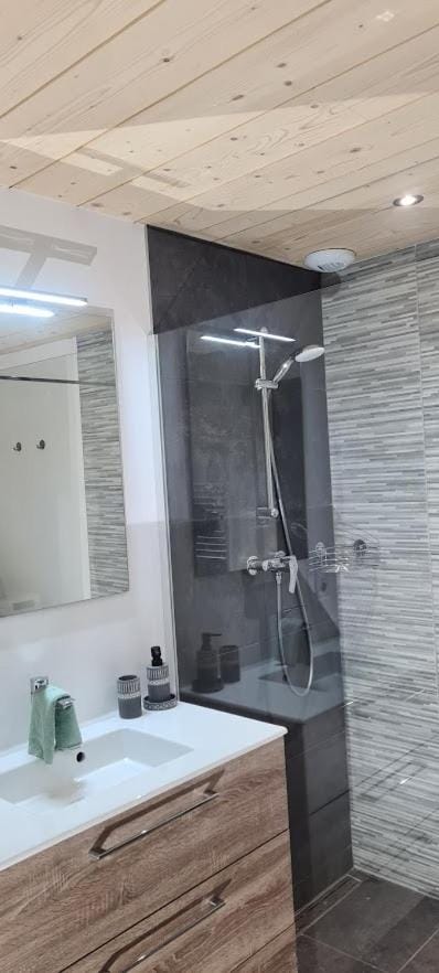 Chalet avec jacuzzi privé, 3 chambres Chalet in Grand Est