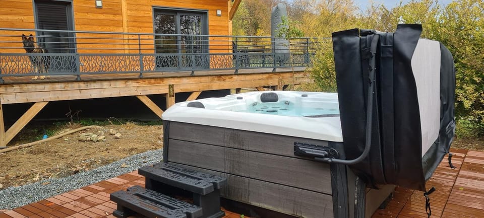 Chalet avec jacuzzi privé, 3 chambres Chalet in Grand Est