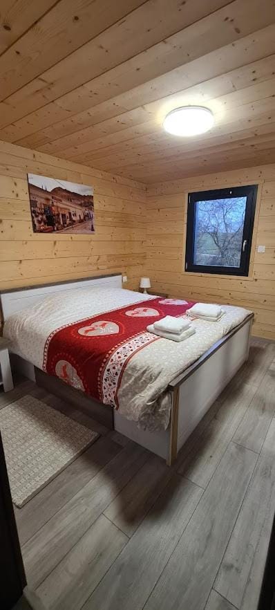 Chalet avec jacuzzi privé, 3 chambres Chalet in Grand Est