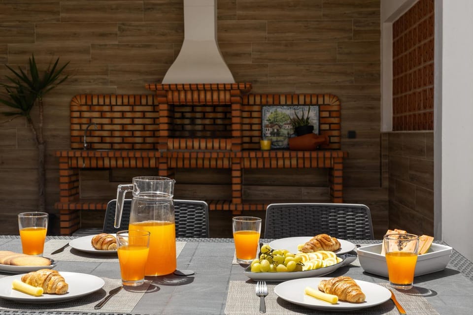 Patio, BBQ facilities