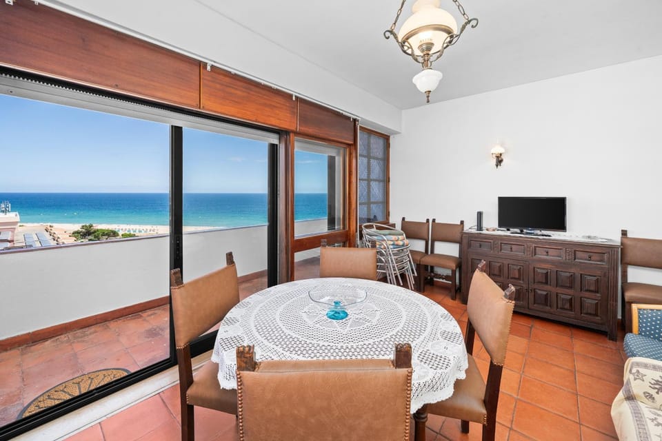 Alvor Beach Front Apartment in Alvor