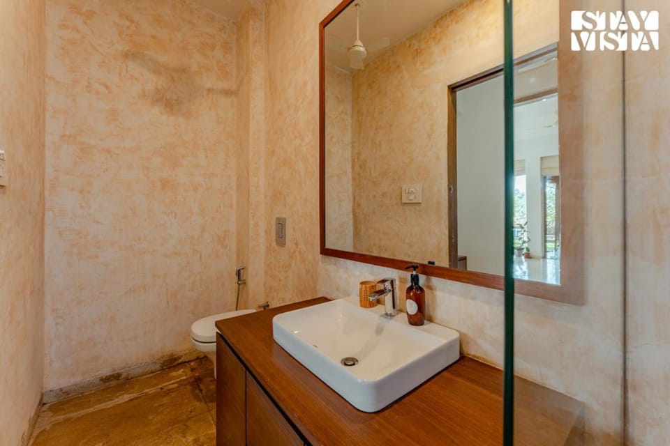 StayVista's Pura Vida - Anjuna - 8BHK Villa with Private Pool & Bathtub Villa in Goa, India