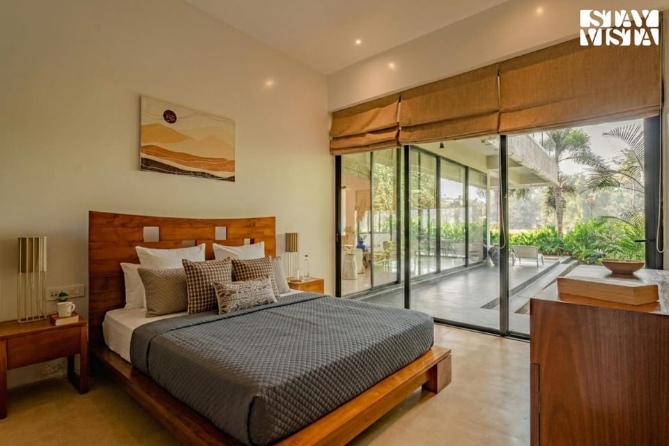StayVista's Pura Vida - Anjuna - 8BHK Villa with Private Pool & Bathtub Villa in Goa, India