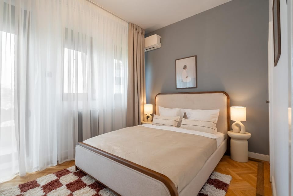 Bed, Photo of the whole room, Bedroom, air conditioner