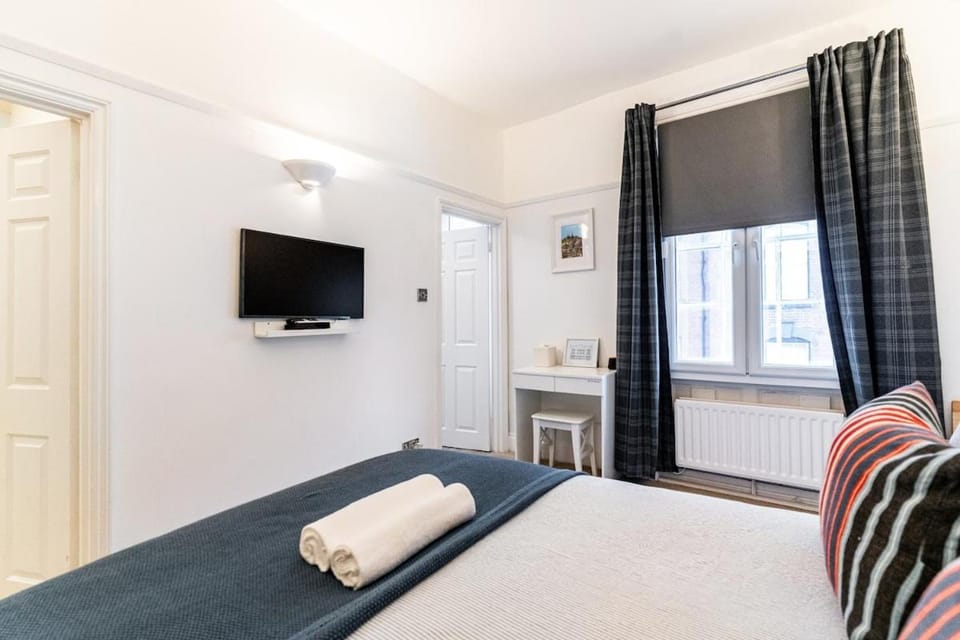 Garrick Suite Lichfield - New With Gated Parking Apartment in Lichfield