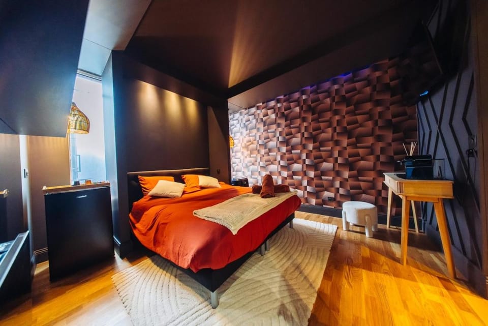 22MAES Signature Suite premium Love hotel in Lens