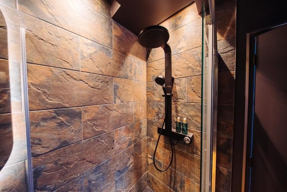 22MAES Signature Suite premium Love hotel in Lens