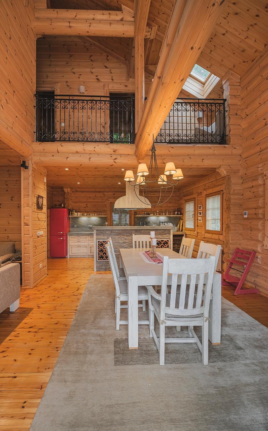 Dining area, kitchen