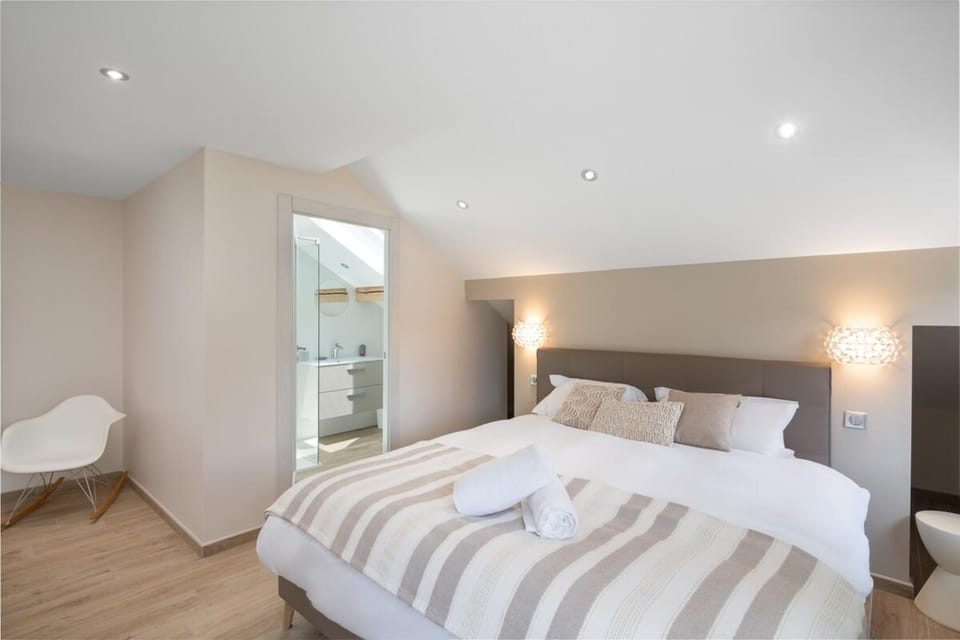 Maison Calypso Luxury Lakefront Villa with Hot Tub & Sauna House in Gérardmer